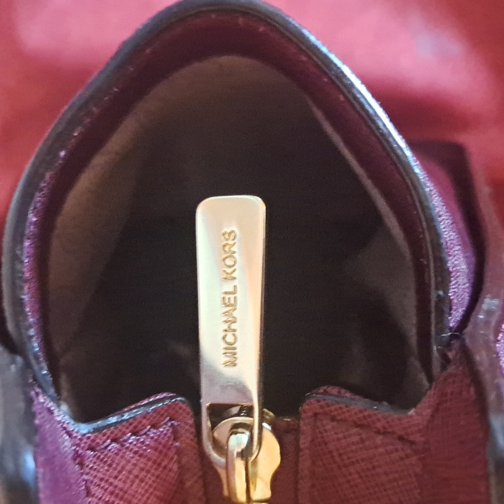 Michael Kors Burgundy Satchel or Crossbody Excellent Condition Like New - Picture 11 of 12